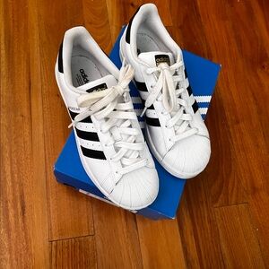 adidas Superstar W